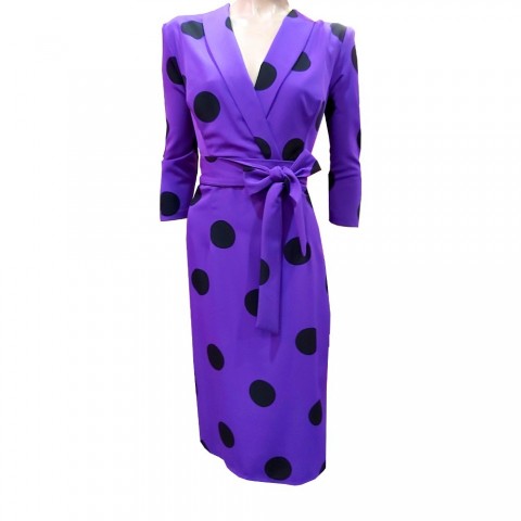 Vestido esmoquin de lunares violeta